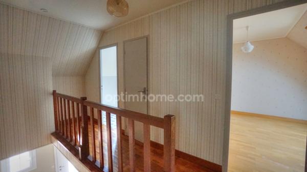 Maison individuelle / Verneuil / 4 chambres / sous sol / jardin