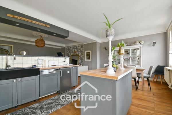 Maison de caractère à vendre, En Charente Maritime (17)centre ville SAINT JEAN D'ANGELY, 7 pièces avec jardin clos