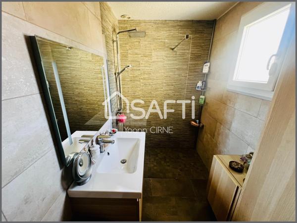 Maison T4 mitoyenne de 78m2 sur terrain de 122m2 à Vitrolles