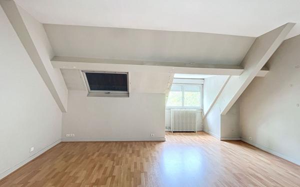 Appartement à vendre    2 pièces • 75,76 m2 Tours