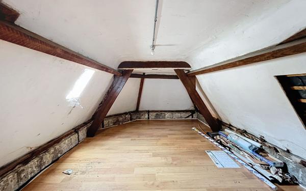 Appartement à vendre    2 pièces • 75,76 m2 Tours