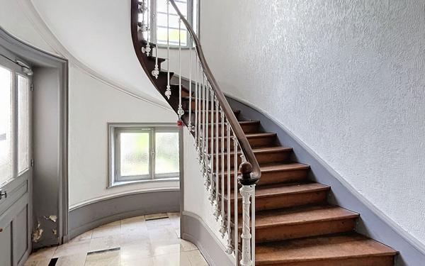 Appartement à vendre    2 pièces • 75,76 m2 Tours