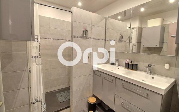 Appartement à vendre    4 pièces • 84,43 m2 Marseille 15