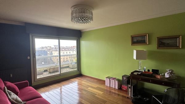 Appartement
                                                                                                                                                                                                                                                                                                                        5 pièce(s)                                                                                                                                                                                                          3 chambre(s)                                                                                                                                                                                                          121  m²