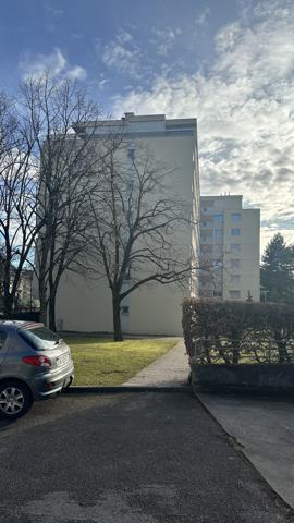 Appartement
                                                                                                                                                                                                                                                                                                                        5 pièce(s)                                                                                                                                                                                                          3 chambre(s)                                                                                                                                                                                                          121  m²