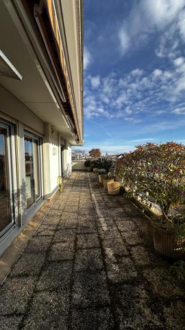 Appartement
                                                                                                                                                                                                                                                                                                                        5 pièce(s)                                                                                                                                                                                                          3 chambre(s)                                                                                                                                                                                                          121  m²
