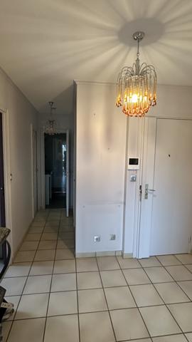 Appartement
                                                                                                                                                                                                                                                                                                                        5 pièce(s)                                                                                                                                                                                                          3 chambre(s)                                                                                                                                                                                                          121  m²