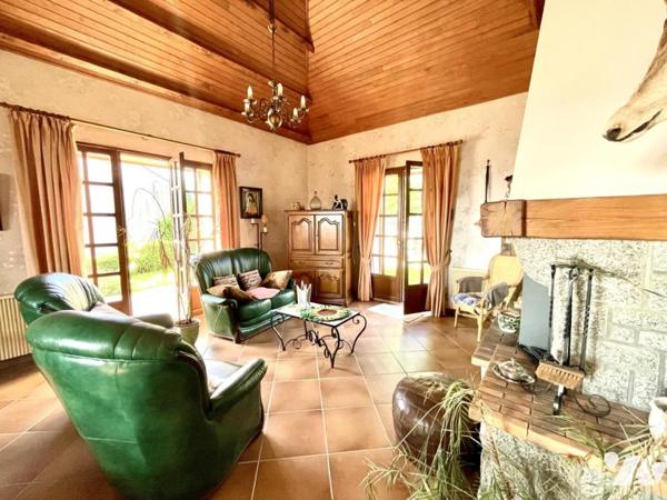 À VENDRE – MAISON DE QUALITE AVEC VUE DEGAGEE - SAINT CHELY D'APCHER 