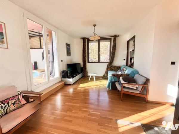 GAP SUD  TRES AGREABLE DUPLEX T4 AVEC  GRANDES TERRASSES   GARAGE ET CAVE