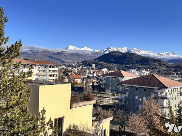 GAP SUD  TRES AGREABLE DUPLEX T4 AVEC  GRANDES TERRASSES   GARAGE ET CAVE