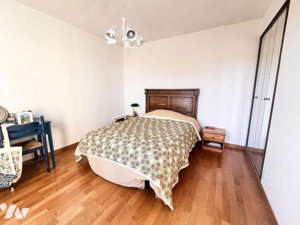 GAP SUD  TRES AGREABLE DUPLEX T4 AVEC  GRANDES TERRASSES   GARAGE ET CAVE