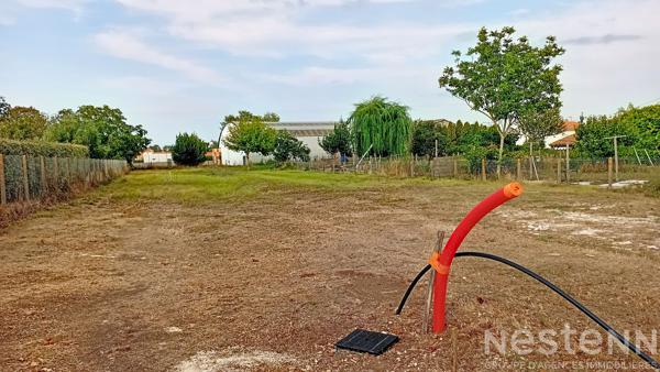 Terrain viabilisé à vendre de près de 600 m² à Cozes, à 30 mn de Royan et de Saintes