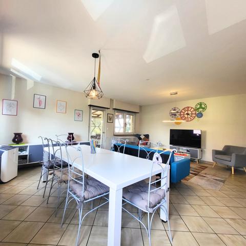 Appartement / Maison Atypique – 126 m² - 2 chambres - 4 garages