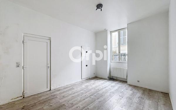 Appartement à vendre    1 pièce •  Moret-sur-Loing