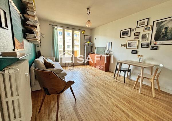 T2 lumineux avec balcon et ascenseur