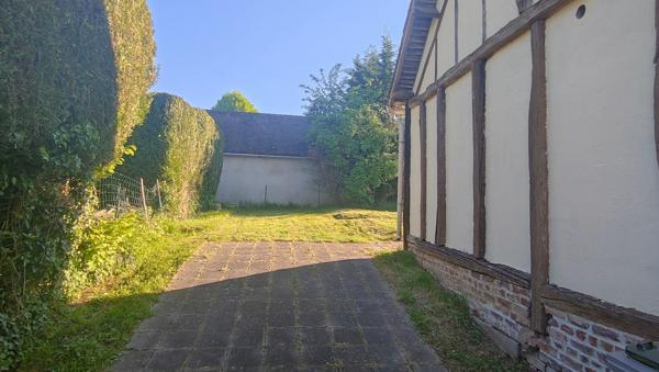 PROCHE BEAUVAIS, TRES BELLE LONGERE DE CARACTERE CLASSEE EN "C" DE 85 M² SUR 400 M² DE TERRAIN CLOS AU CALME Troissereux (60112)