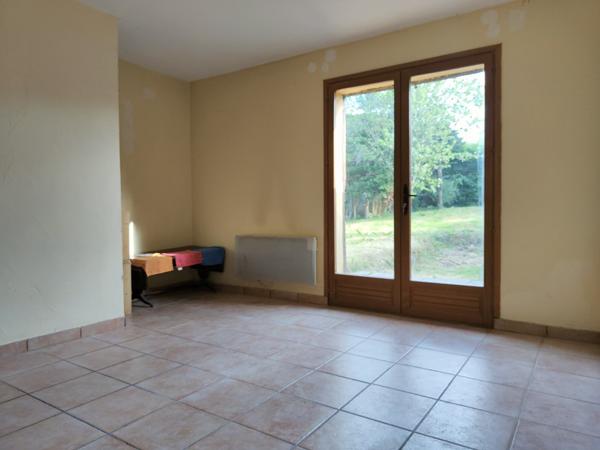 PROCHE BEAUVAIS, TRES BELLE LONGERE DE CARACTERE CLASSEE EN "C" DE 85 M² SUR 400 M² DE TERRAIN CLOS AU CALME Troissereux (60112)