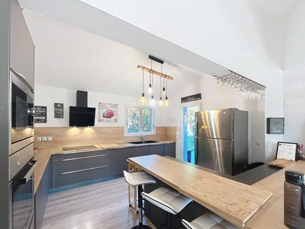 Pignans : Villa dominante de 238 m² avec vue panoramique et fort potentiel de rendement