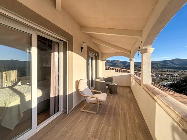 Pignans : Villa dominante de 238 m² avec vue panoramique et fort potentiel de rendement