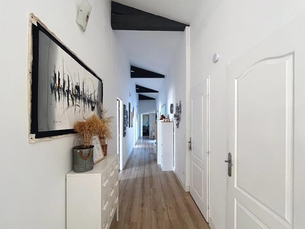 Pignans : Villa dominante de 238 m² avec vue panoramique et fort potentiel de rendement