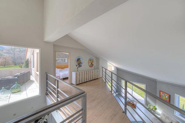 VILLA D'ARCHITECTE AUX VUES PANORAMIQUES SUR 2 HECTARES, SR VINCA