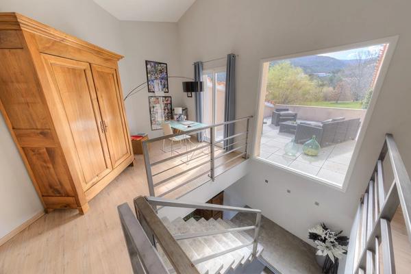 VILLA D'ARCHITECTE AUX VUES PANORAMIQUES SUR 2 HECTARES, SR VINCA