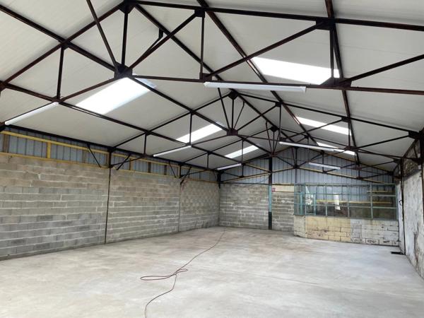 Location Local commercial 2 pièces 250 m2 à Saint-Prest