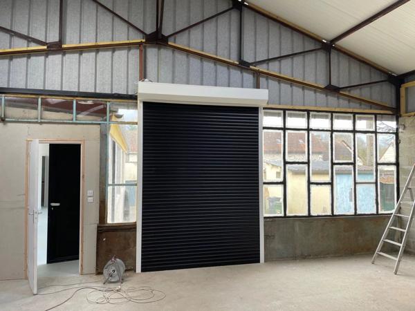 Location Local commercial 2 pièces 250 m2 à Saint-Prest