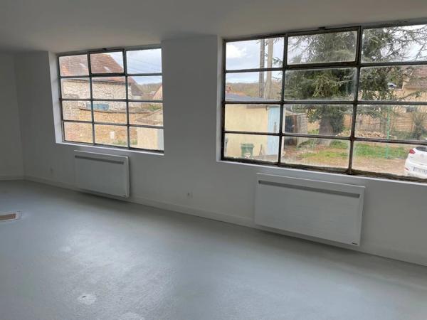 Location Local commercial 2 pièces 250 m2 à Saint-Prest