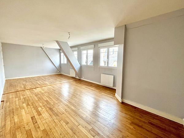 Hyper Centre de LAVAL - rive gauche, appartement T3 - 72 m²