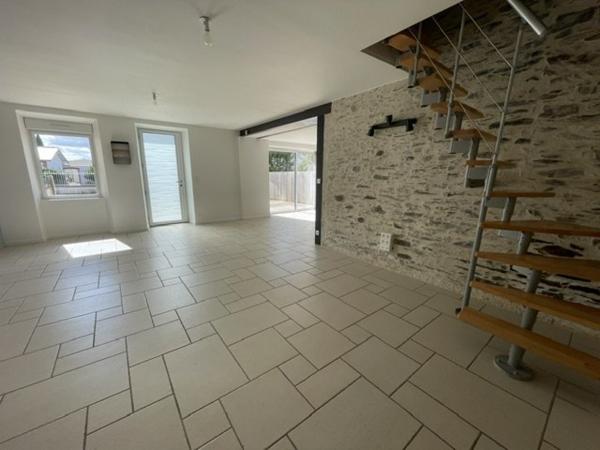 À LOUER – Maison 4 pièces avec extérieurs – Les Brouzils centre-bourg