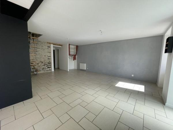 À LOUER – Maison 4 pièces avec extérieurs – Les Brouzils centre-bourg