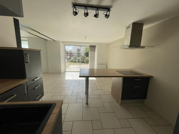 À LOUER – Maison 4 pièces avec extérieurs – Les Brouzils centre-bourg