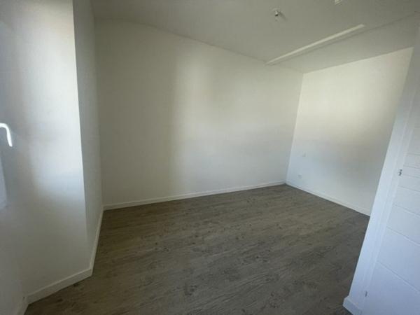 À LOUER – Maison 4 pièces avec extérieurs – Les Brouzils centre-bourg