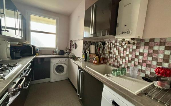 Appartement à vendre    3 pièces • 56,43 m2 Paris 20