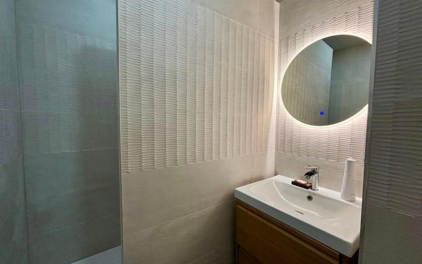 Appartement à vendre    3 pièces • 56,43 m2 Paris 20