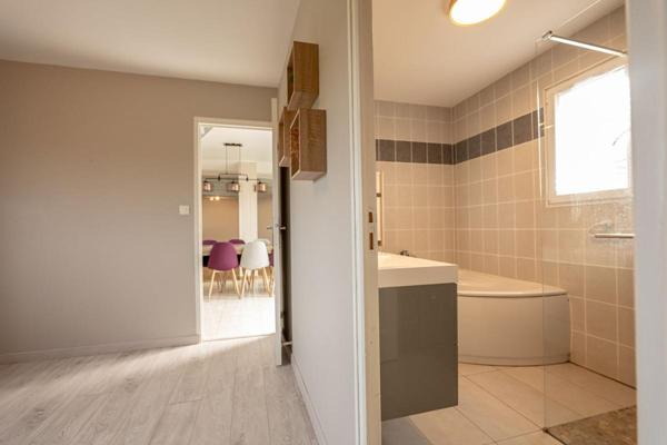 LIEUX UNIQUES ® x PROPRIÉTÉS PRIVÉES PROPOSE TRES BELLE PROPRIÉTÉ 160 M² SUR 4500 M²