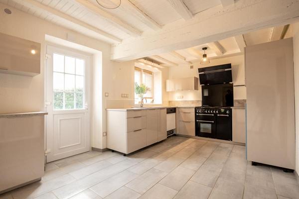 LIEUX UNIQUES ® x PROPRIÉTÉS PRIVÉES PROPOSE TRES BELLE PROPRIÉTÉ 160 M² SUR 4500 M²