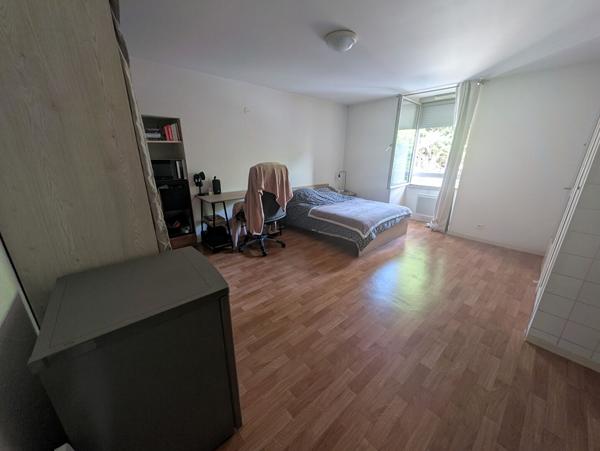 POITIERS -  Proximité Palais de Justice STUDIO de 26 m² avec parking