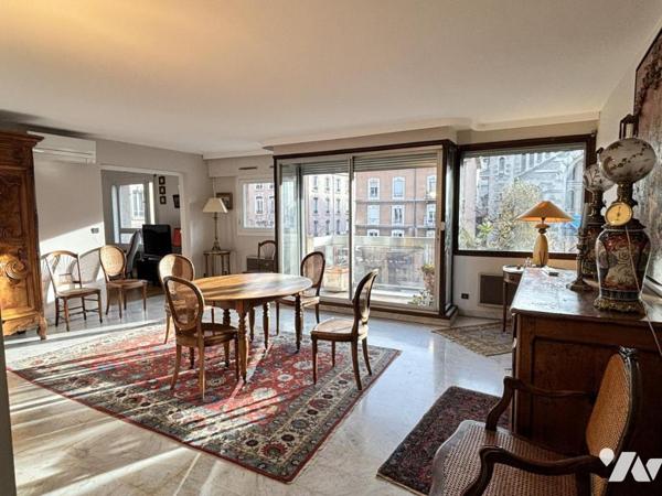 À vendre – Appartement T4 avec cave et garage – Emplacement exceptionnel Place de Metz