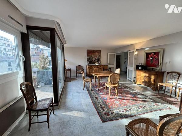 À vendre – Appartement T4 avec cave et garage – Emplacement exceptionnel Place de Metz