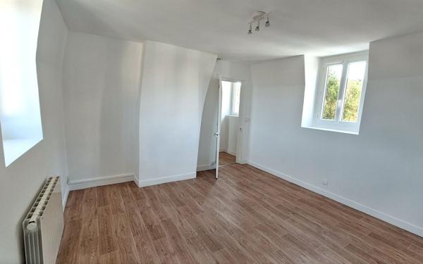Appartement à louer    3 pièces • 46 m2 Chambourcy