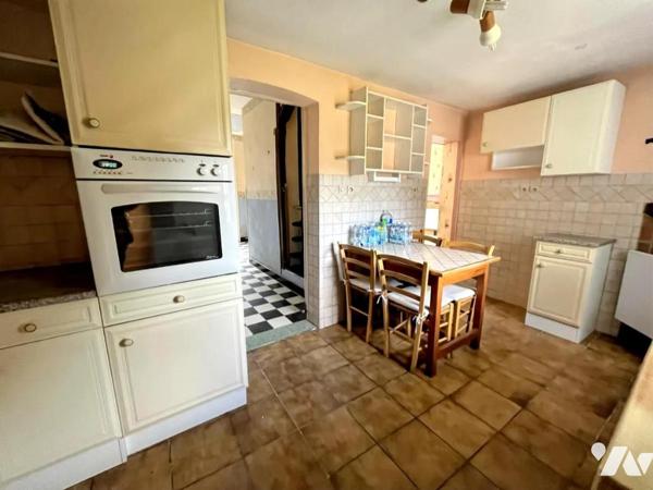 MAISON DE VILLE A RENOVER