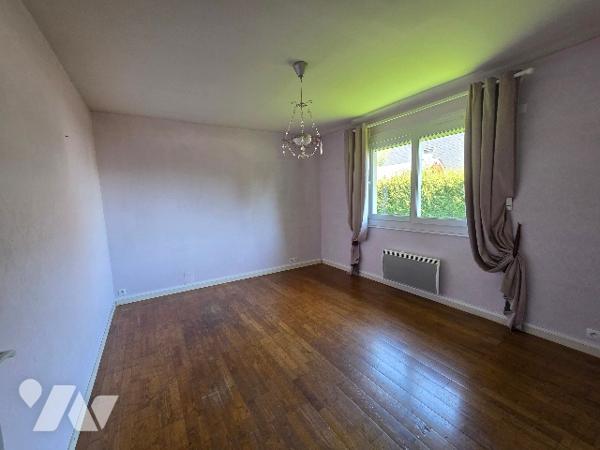 YVETOT, Beau pavillon d'~120 m², sur un terrain ~810 m², 4 chambres, garage.