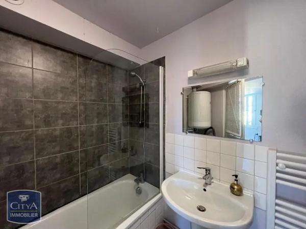 Appartement à louer 1 pièce 24.91m² Laval (53000)
