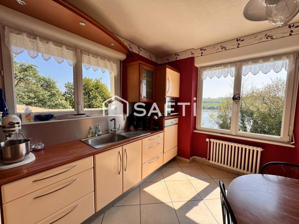 Maison 4 chambres avec garage, atelier, carport, poulailler