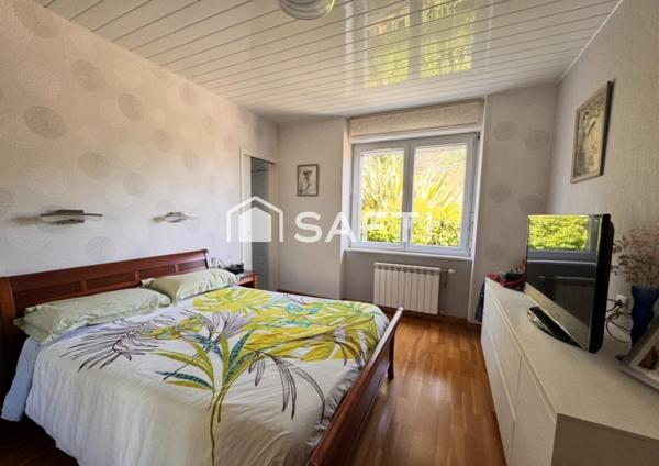 Maison 4 chambres avec garage, atelier, carport, poulailler