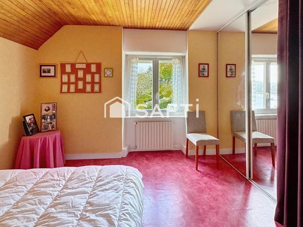 Maison 4 chambres avec garage, atelier, carport, poulailler