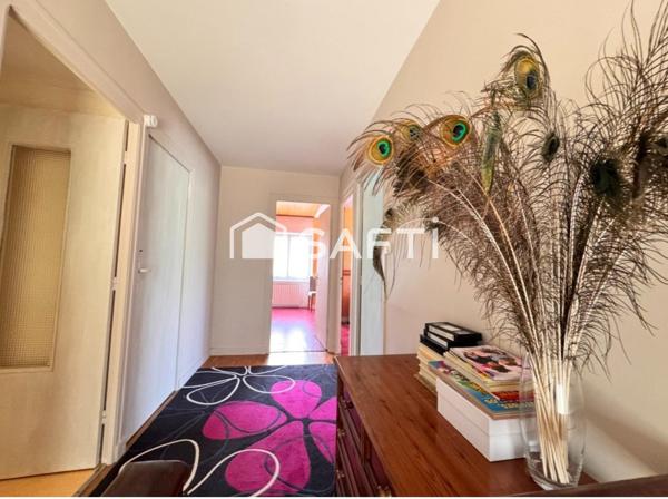 Maison 4 chambres avec garage, atelier, carport, poulailler