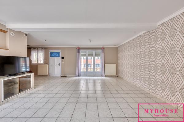 Maison
                                                                                                                                                                                                                                                                                                                        5 pièce(s)                                                                                                                                                                                                          3 chambre(s)                                                                                                                                                                                                          148.46  m²